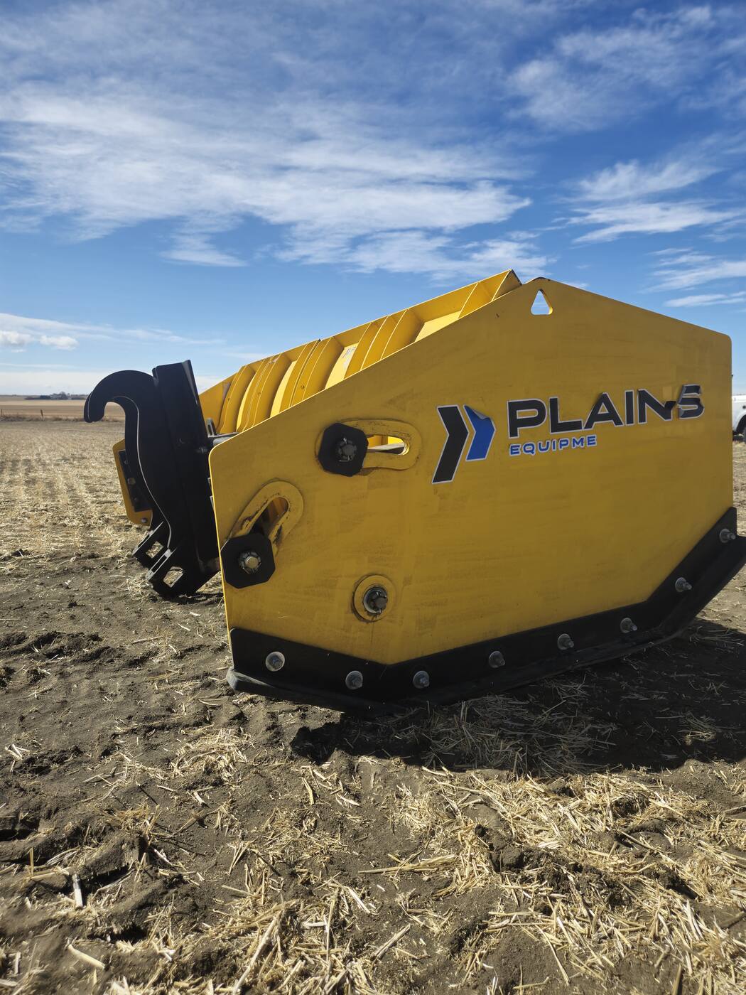 arctic-11-5hd-snow-pusher-end-panel-view-mount-hooks-attached-plains-equipment-rental-western-canada