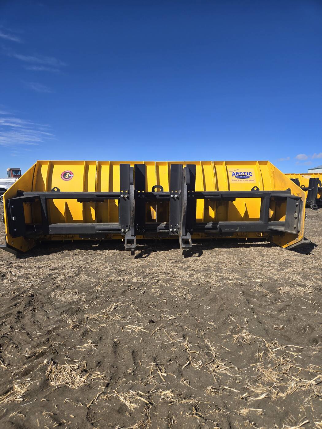 arctic-sno-pusher-11-5hd-side-profile-with-mounts-heavy-equipment-snow-clearing-western-canada