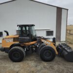 side-profile-case-521g-wheel-loader-with-bucket-plains-equipment-rentals-western-canada