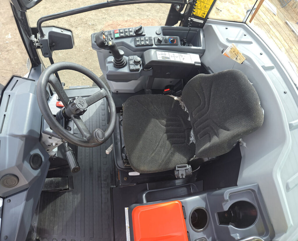 bobcat-l85-interior-cab-controls-western-canada-plains-equipment-rentals