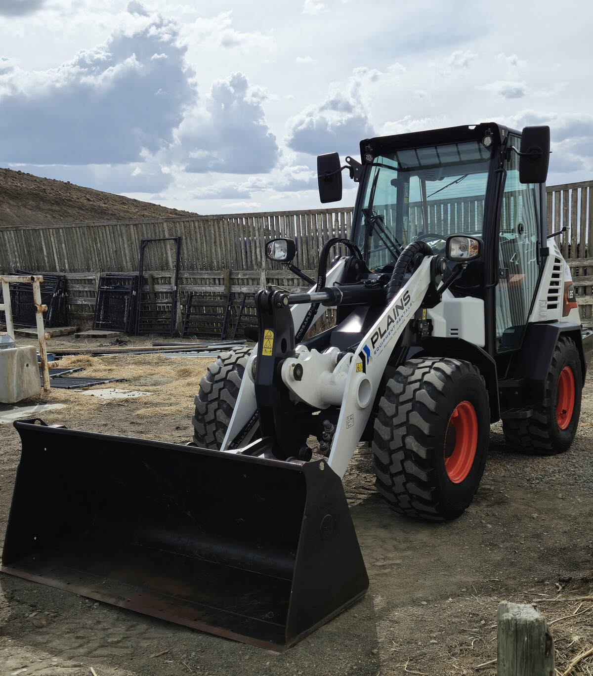 bobcat-l85-wheel-loader-heavy-equipment-sale-western-canada