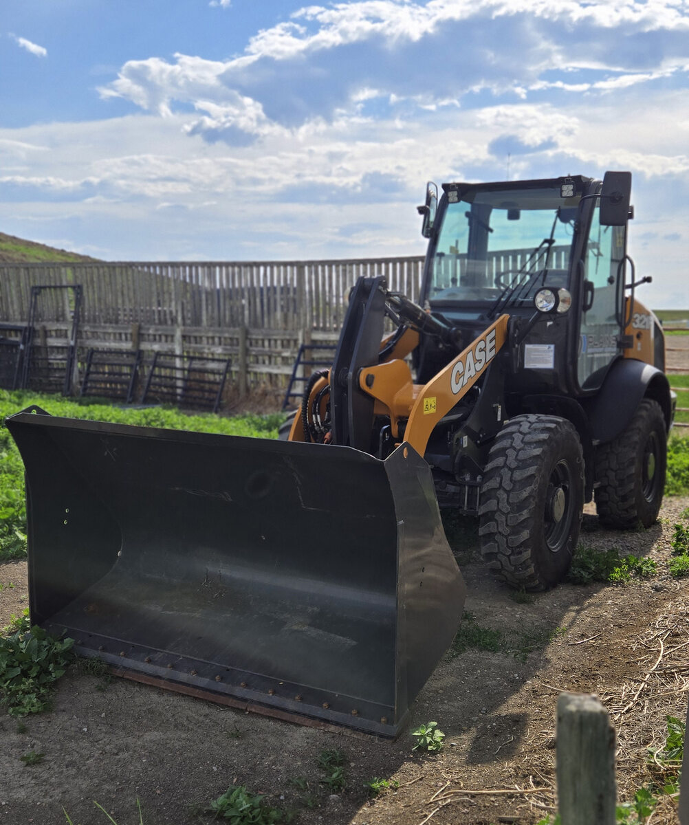case-321f-loader-front-bucket-angle-view-heavy-equipment-western-canada