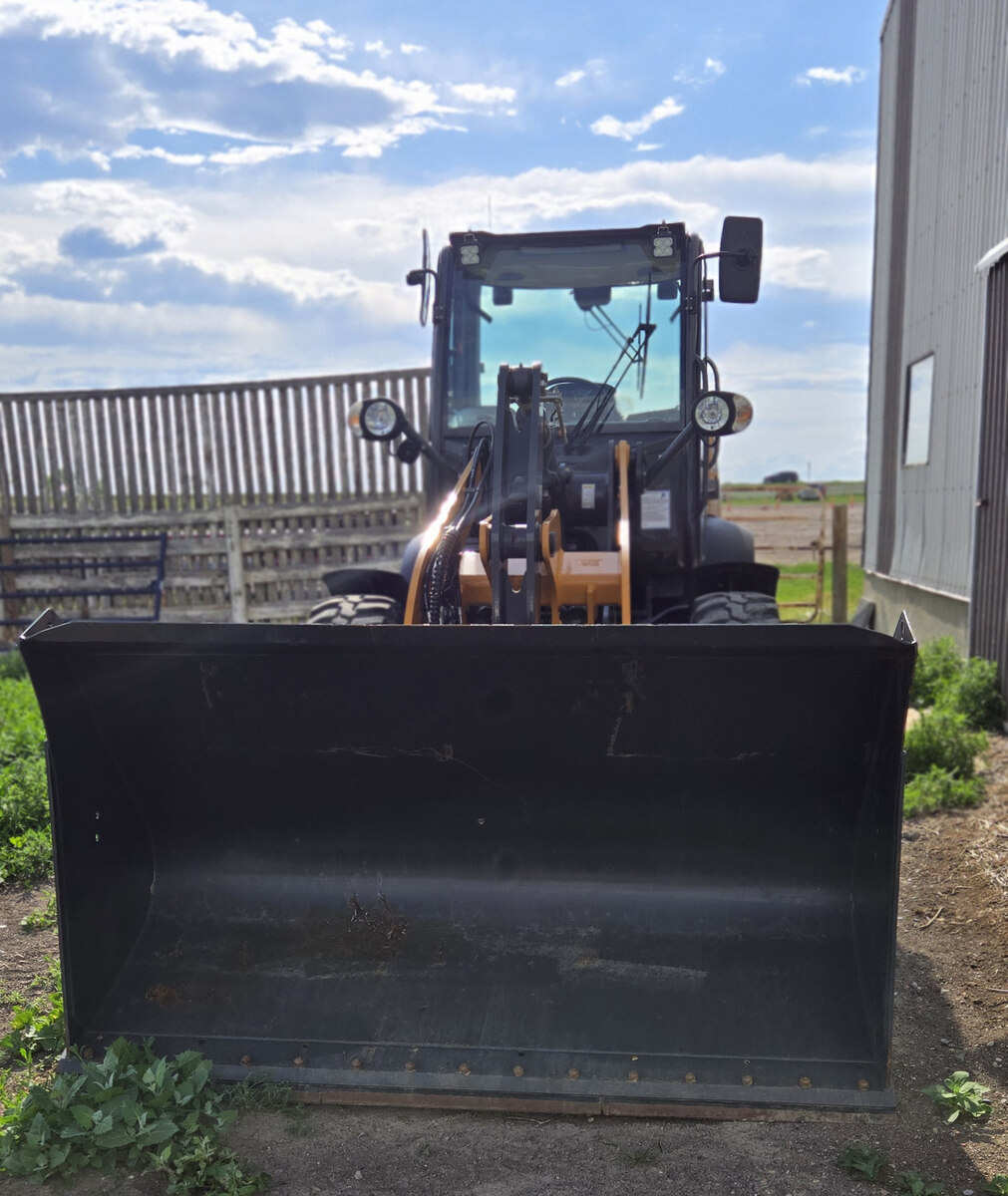 case-321f-wheel-loader-front-facing-with-bucket-heavy-equipment-for-sale-western-canada