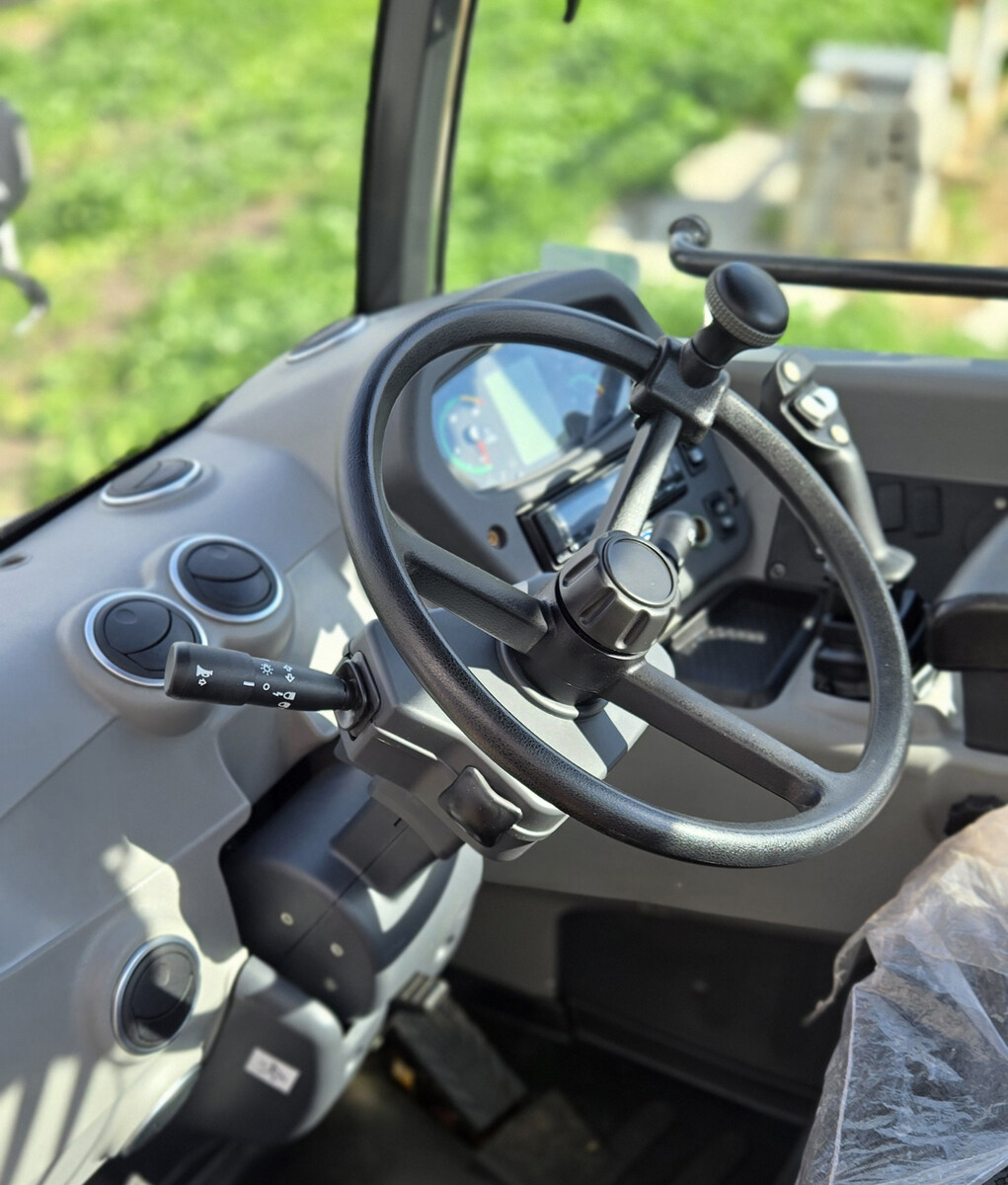 case-321f-wheel-loader-steering-wheel-and-dashboard-view-western-canada