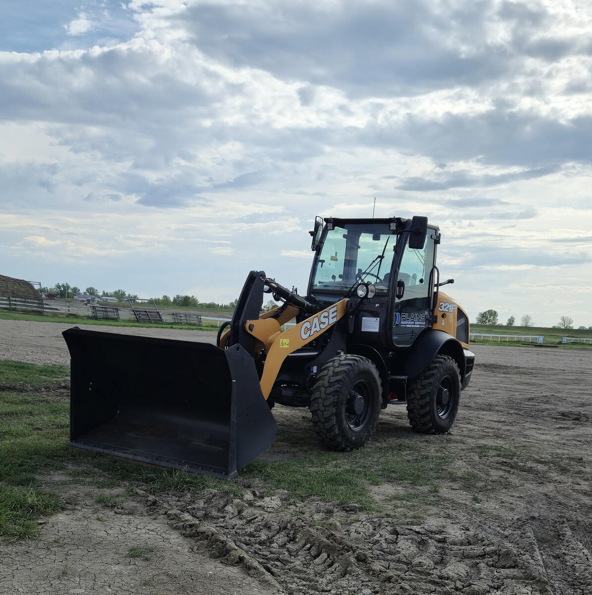 case-321f-wheel-loader-with-bucket-attachment-on-jobsite-western-canada-plains-equipment-rentals