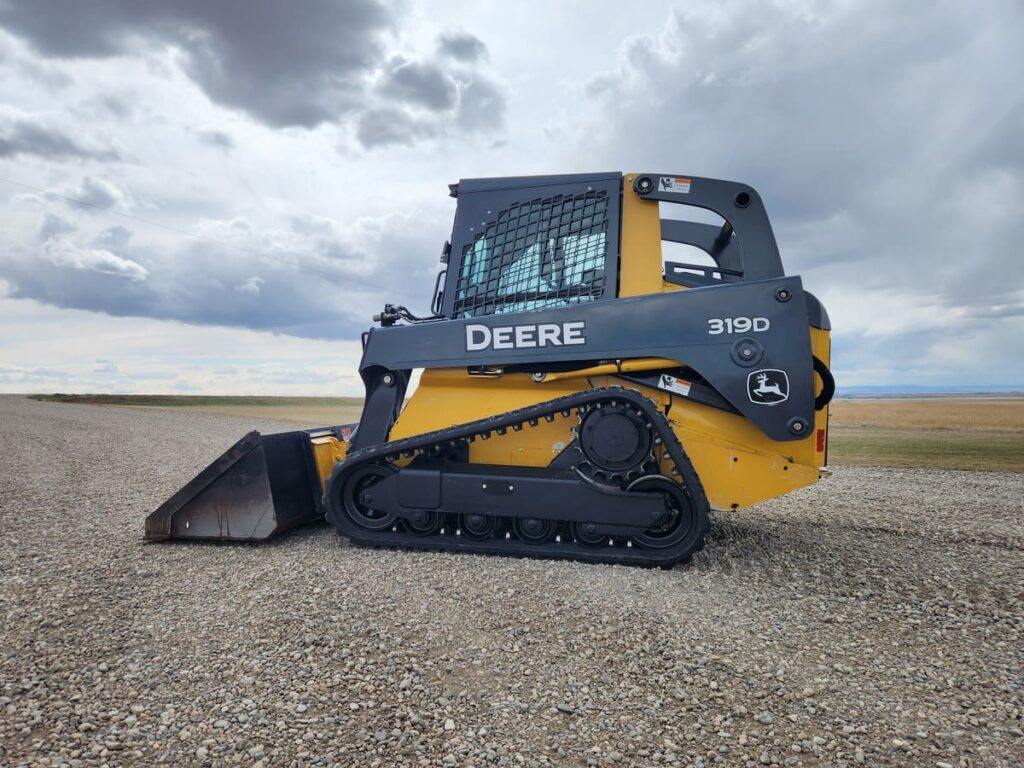 john-deere-319d-track-loader-heavy-equipment-rental-plains-protection-western-canada