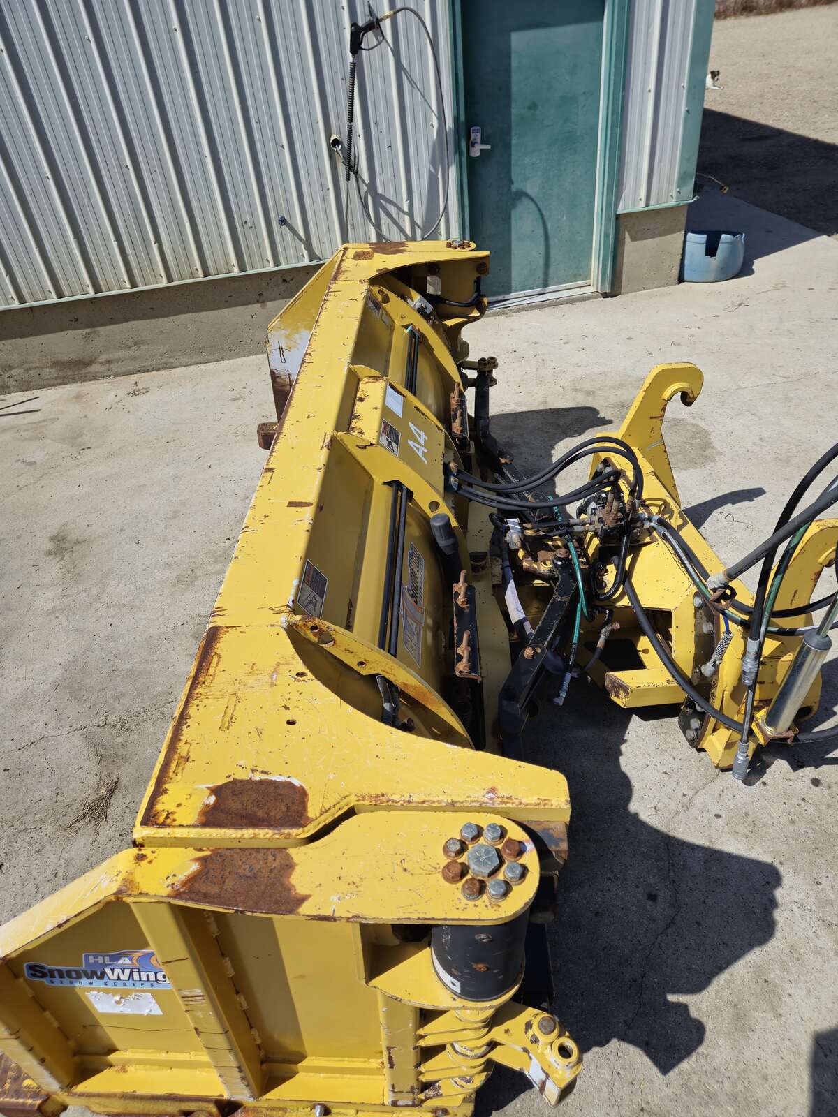 top-down-view-used-hla-snow-wing-blade