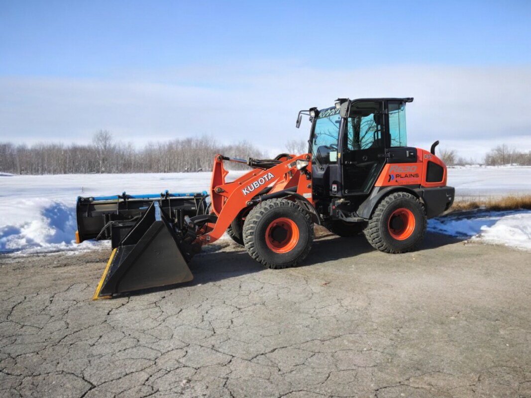 kubota-r630-wheel-loader-with-snow-plow-attachment-plains-equipment-rentals-winter-western-canada