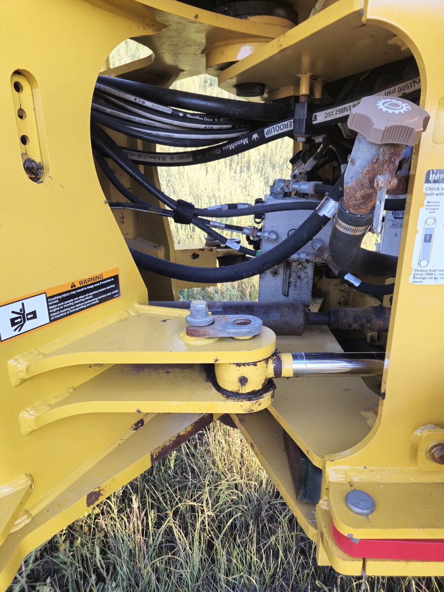 Hydraulic system and hoses detail on John Deere 524K-II loader from Plains Equipment Rentals