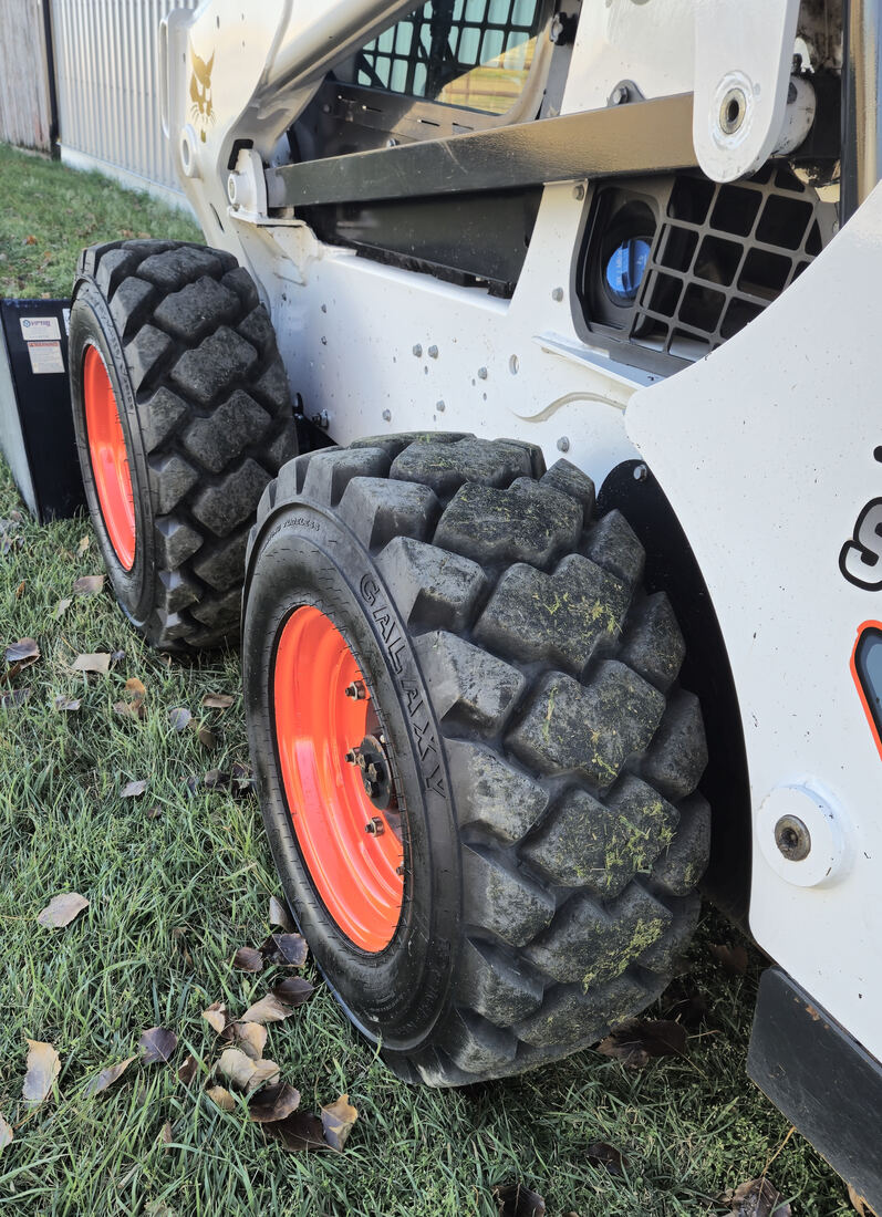 bobcat-s770-rear-tires-and-wheel-tread-condition-western-canada