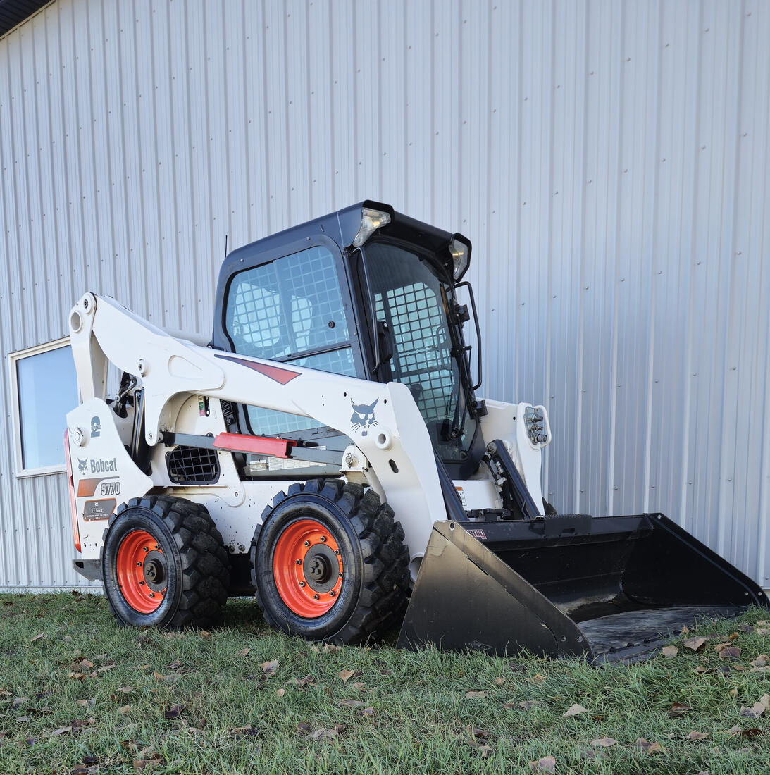 bobcat-s770-skid-steer-angled-side-view-with-bucket-western-canada