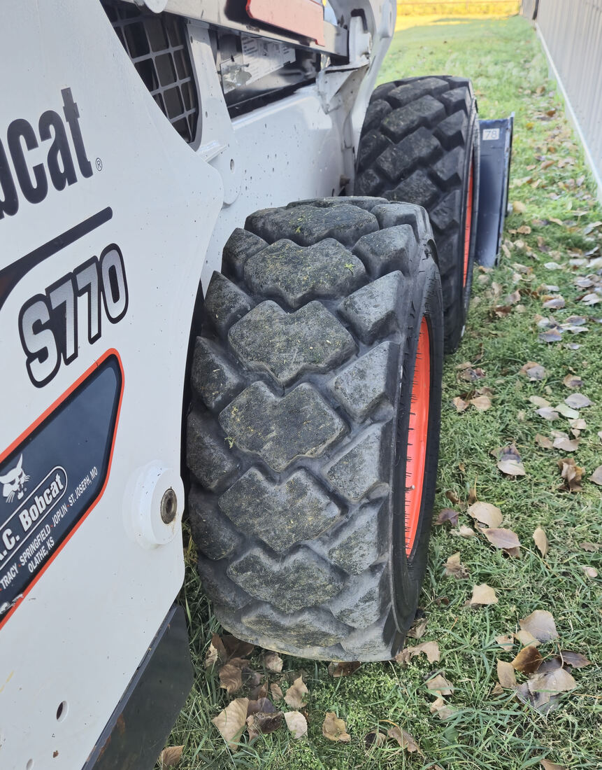 bobcat-s770-tires-close-up-showing-tread-condition-western-canada