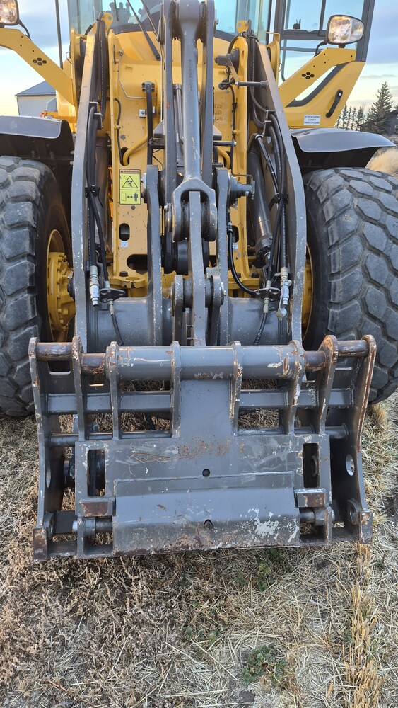 volvo-l70h-front-quick-attach-and-loader-arms-heavy-equipment-for-sale-western-canada