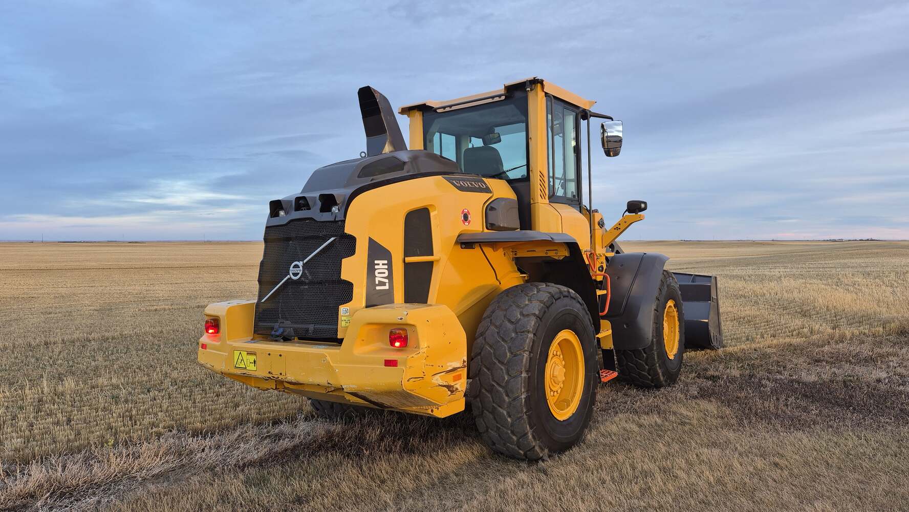 volvo-l70h-rear-view-grill-and-counterweight-heavy-equipment-for-sale