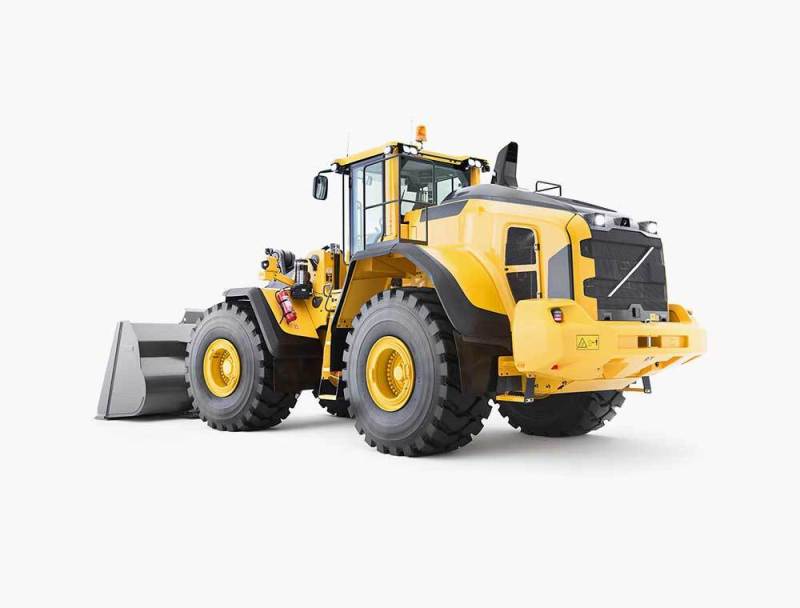large-wheel-loader-in-western-canada